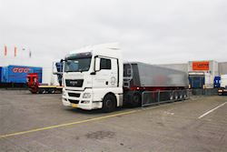 Ny 4 akslet tiptrailer til J. E. Distribution, 
