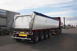 Ny 4 akslet tiptrailer til Glerup Containerservice A/S, 