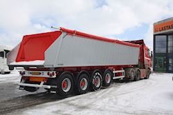 Fabriksny 4 akslet Kel-Berg tiptrailer til Obel Transport A/S, 