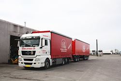 Flot ny 3 akslet Maxi Flex gardintrailer til LH fragt Aps, 