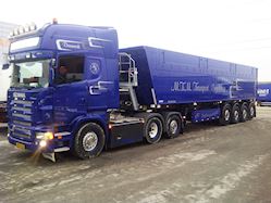 Rigtig flotte 4 akslede Kel-Berg tiptrailer til M.T.M. Transport ApS, 