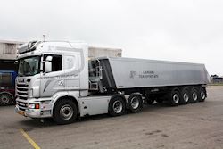 Langhøj Transport ApS fabriksny Kel-Berg 4 akslet 37 m3 tiptrailer, 