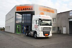 Lastas Trucks Danmark A/S leverer DAF XF 105.460 FTG til Universal Transport & Flytteforretning, 