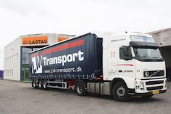 Ny flot 3 akslet Kel-Berg city gardintrailer med langboogie til LM Transport Ans A/S, 