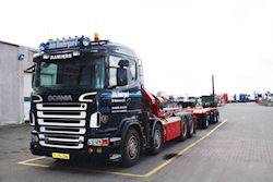 En nye 3 akslede overføringsanhængere med 3-vejs tip til Johs. Søndergaard & Sønner A/S, 