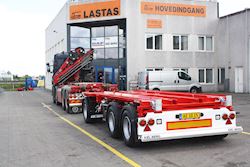 En nye 3 akslede overføringsanhængere med 3-vejs tip til Johs. Søndergaard & Sønner A/S, 