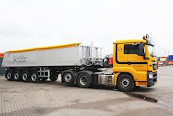 Flot ny 4 akslet Kel-Berg tiptrailer 30 m3 til Entreprenør Henning Have A/S, 