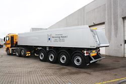 Flot ny 4 akslet Kel-Berg tiptrailer 30 m3 til Entreprenør Henning Have A/S, 