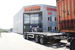 Ny 4 akslet overføringsanhænger for 7-7,5 m container til Johs. Sørensen & Sønner Århus A/S, 