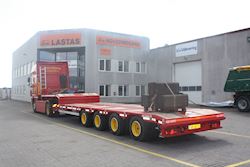 Flot Kel-Berg 4 akslet nedbygget udtrækstrailer udleveret til Bredahl Transport ApS, 