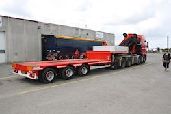 Flot Kel-Berg 3 akslet nedbygget trailer med enkelt udtræk udleveret til Obel Transport A/S, 