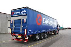 Ny Kel-Berg 3 akslet gardintrailer med lift - nr. 5 ud af 10 - til Esbjerg Gods A/S, 