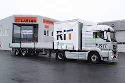 Ny speciel Kel-Berg 2 akslet åben city-trailer udleveret til Rønde Industriteknik A/S, 