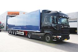 Flot ny Kel-Berg/Knapen 4 akslet Walking Floor trailer udleveret til Hemmingsen Transport ApS, 