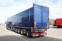 Flot ny Kel-Berg/Knapen 4 akslet Walking Floor trailer udleveret til Hemmingsen Transport ApS, 