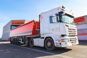 Ny Kel-Berg 4 akslet tiptrailer 37 m3 leveret til Arthur Andersen Transport ApS