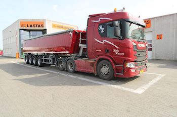 Vognmand Niels Hansen A/S med ny Kel-Berg 4 akslet tiptrailer 37 m3 leveret af Lastas