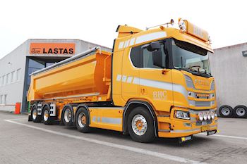 Ny Kel-Berg 2 akslet Hardox tiptrailer 24 m3 leveret til BHC Transport ApS