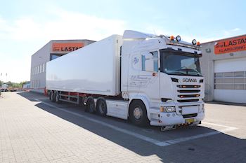 Lastas har leveret en ny Kel-Berg 2 akslet city bokstrailer til FP Transport