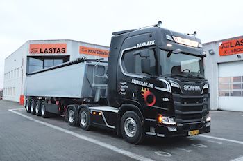 Ny Kel-Berg 4 akslet Hardox tiptrailer 36 m3 til Faurkilde.dk ApS