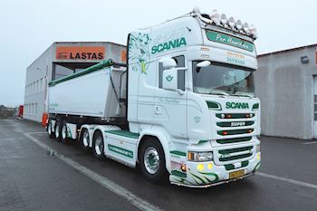 Ny Kel-Berg 3 akslet tiptrailer 31 m3 leveret til Per Henriksen ApS