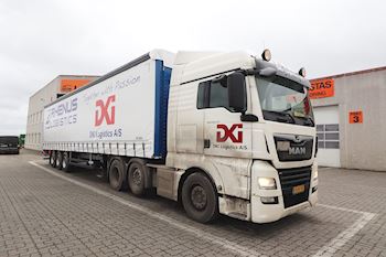 Lastas har leveret de sidste fem nye Kel-Berg gardintrailere ud af ti til DKI Logistics A/S
