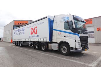 Tre nye Kel-Berg gardintrailere til DKI Logistics A/S, leveret af Lastas