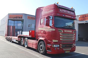 Alfred Nielsen A/S med ny Kel-Berg udtrækstrailer med hydrauliske ramper leveret af Lastas