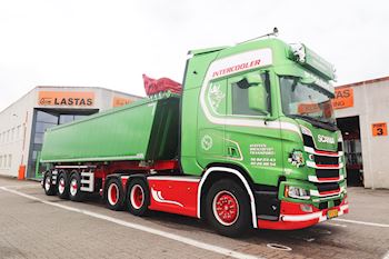 Ny flot Kel-Berg 3 akslet tiptrailer 31 m3 leveret til Steffen Brixtofte Transport A/S