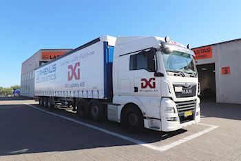 Lastas har leveret 10 flotte nye Kel-Berg  gardintrailere til DKI Logistics A/S