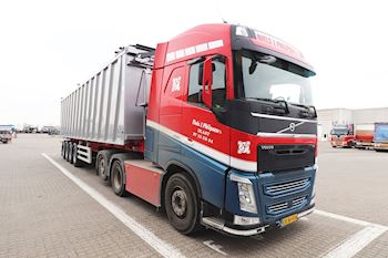 Ny Kel-Berg 4 akslet tiptrailer 71 m3  til Niels J. Philipsen Transport