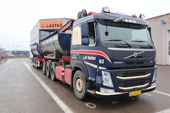 L.M. Transport, Ans A/S er kørt med en ny  Kel-Berg 3 akslet asfalt tipkærre fra Lastas 