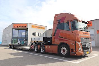 BK Transport & Spedition ApS med en ny  Doll 3 akslet sengetrailer