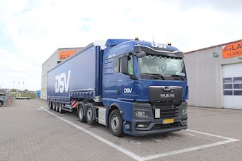 Lastas har leveret en ny Kel-Berg 4 akslet  nedbygget gardintrailer til DSV Road A/S