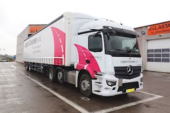 Lastas har leveret ny Kel-Berg 2 akslet  city gardintrailere til Logistik Centralen A/S