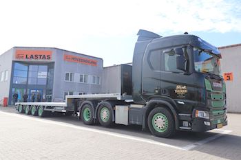 Thurah Transport A/S med ny Kel-Berg 4 akslet nedbygget sværlasttrailer fra Lastas