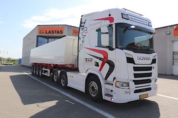 Thyge Sylvester Rasmussen A/S med ny  Kel-Berg 4 akslet tiptrailer 37 m3 