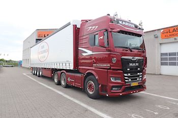 Lastas har leveret en ny Kel-Berg 4 akslet  gardintrailer til Dansk Toilet Udlejning APS 
