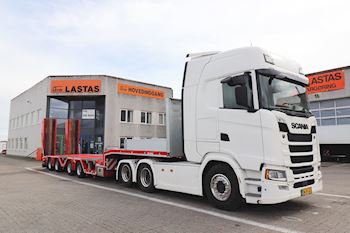 Bendt Risom ApS med en nyere Scania og Kel-Berg  4 akslet maskintrailer med udtræk fra Lastas 