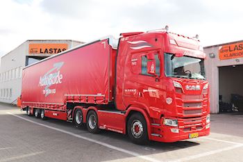 Lastas har leveret en ny Kel-Berg 3 akslet gardin Jumbotrailer til AutoBude A/S