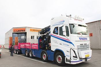Alf Myhre Transport ApS med en ny Kel-Berg  4 akslet udtræksanhænger fra Lastas