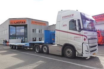 Roys Rental ApS med en ny Kel-Berg 3 akslet sværlasttrailer, specialbygget til generator