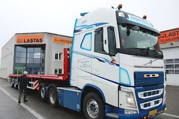 BK Transport & Spedition ApS med en ny Kel-Berg  4 akslet udtrækstrailer 29 meter, fra Lastas