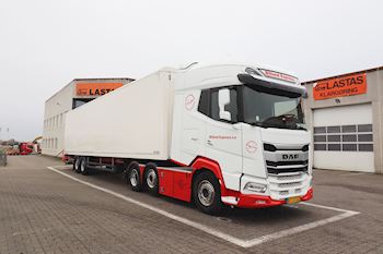 Lastas har leveret en ny Kel-Berg 2 akslet  city bokstrailer til Billund Express A/S