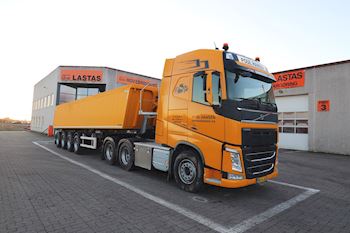 Ny flot Kel-Berg 4 akslet tiptrailer 37 m3 leveret til Poul Hansen Entreprenør A/S