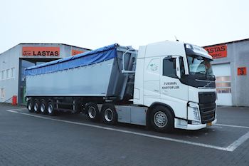 Ny Kel-Berg 4 akslet tiptrailer 61,5 m3 med aut. rullepresenning til Tuesbøl Kartofler A/S