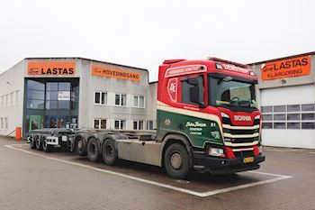 Demstrup Autotransport - Preben Hansen ApS med en ny Kel-Berg 3 akslet hejseladskærre