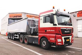 Ny Kel-Berg 4 akslet tiptrailer 37 m3 leveret  til Ejler Chr Knudsen A/S fra Lastas