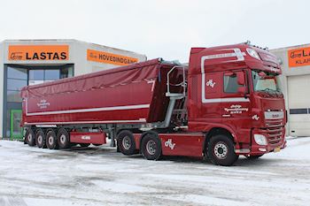 Flot DAF XF 510 FTS SSC AS-T med en Kel-Berg 4 akslet tiptrailer til Herfølge Vognmandsforretning