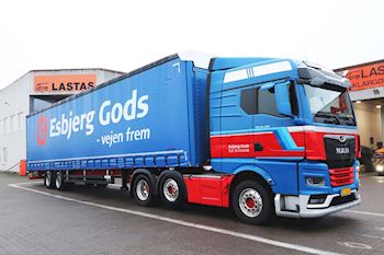 Lastas har leveret ny Kel-Berg 2 akslet mega- trailer med EMS 32 træk i bag til Esbjerg Gods A/S